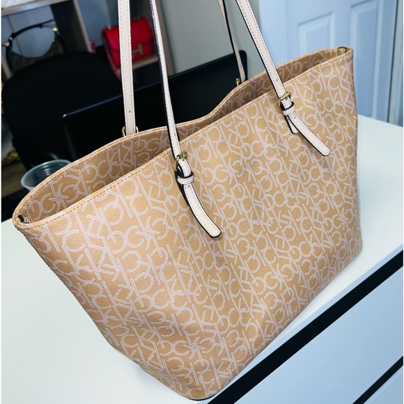 CALVIN KLEIN TOTE BAG - Picture 3 of 6